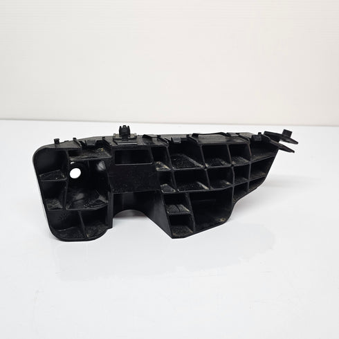 Suzuki Swift Wing / Bumper Bracket LH / NS * 71731-68L00